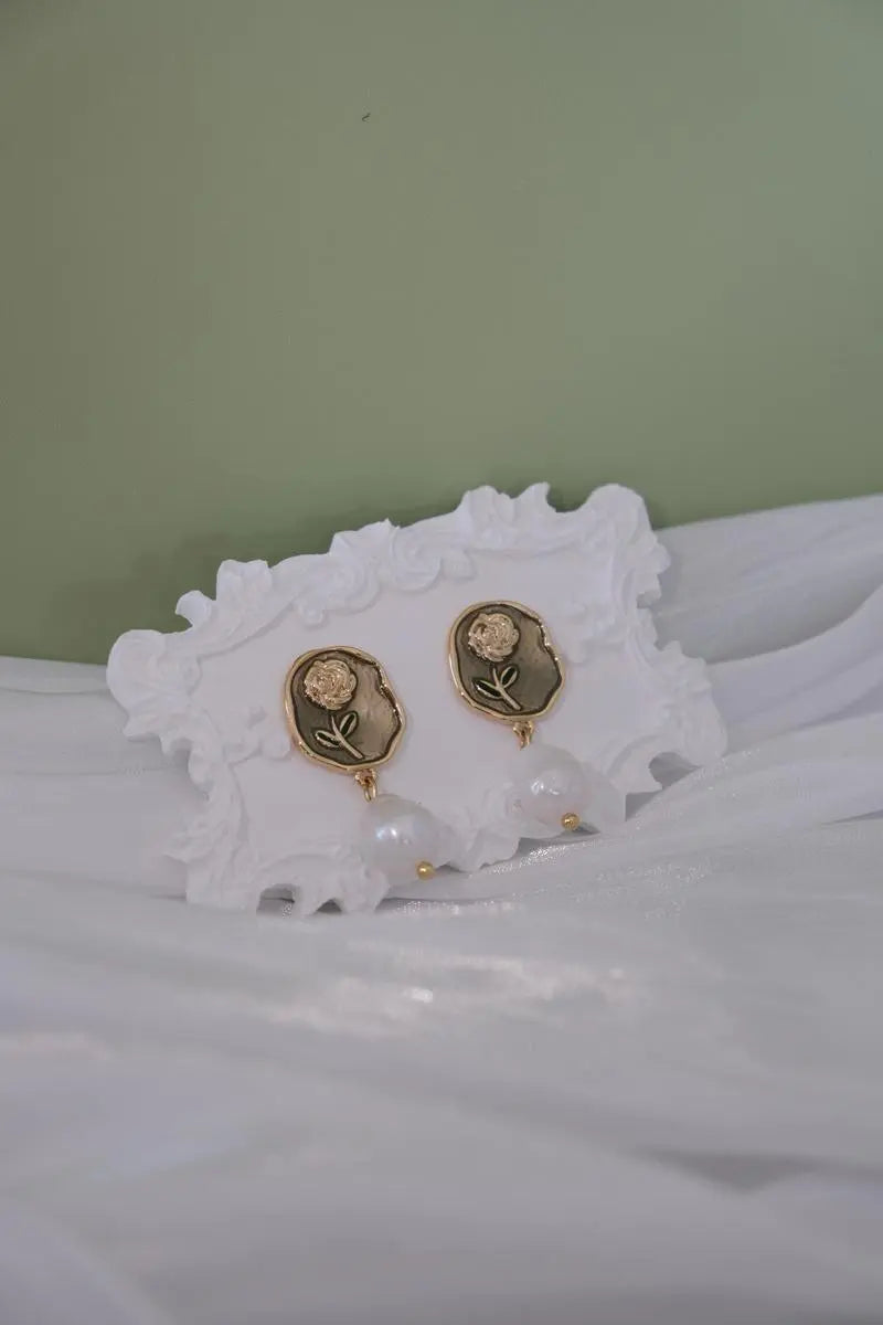 Claire Earrings Osmoon Studio