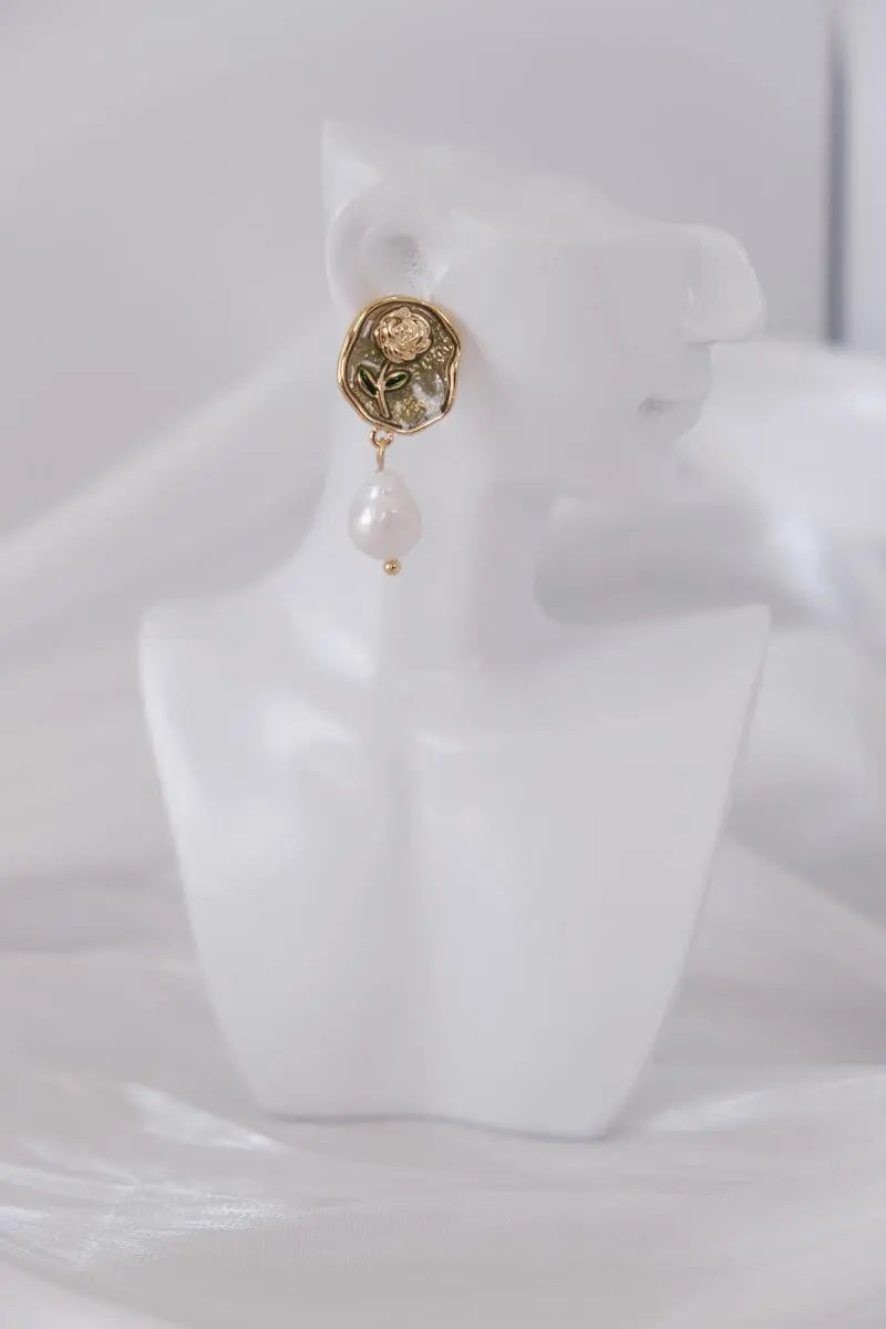 Claire Earrings Osmoon Studio